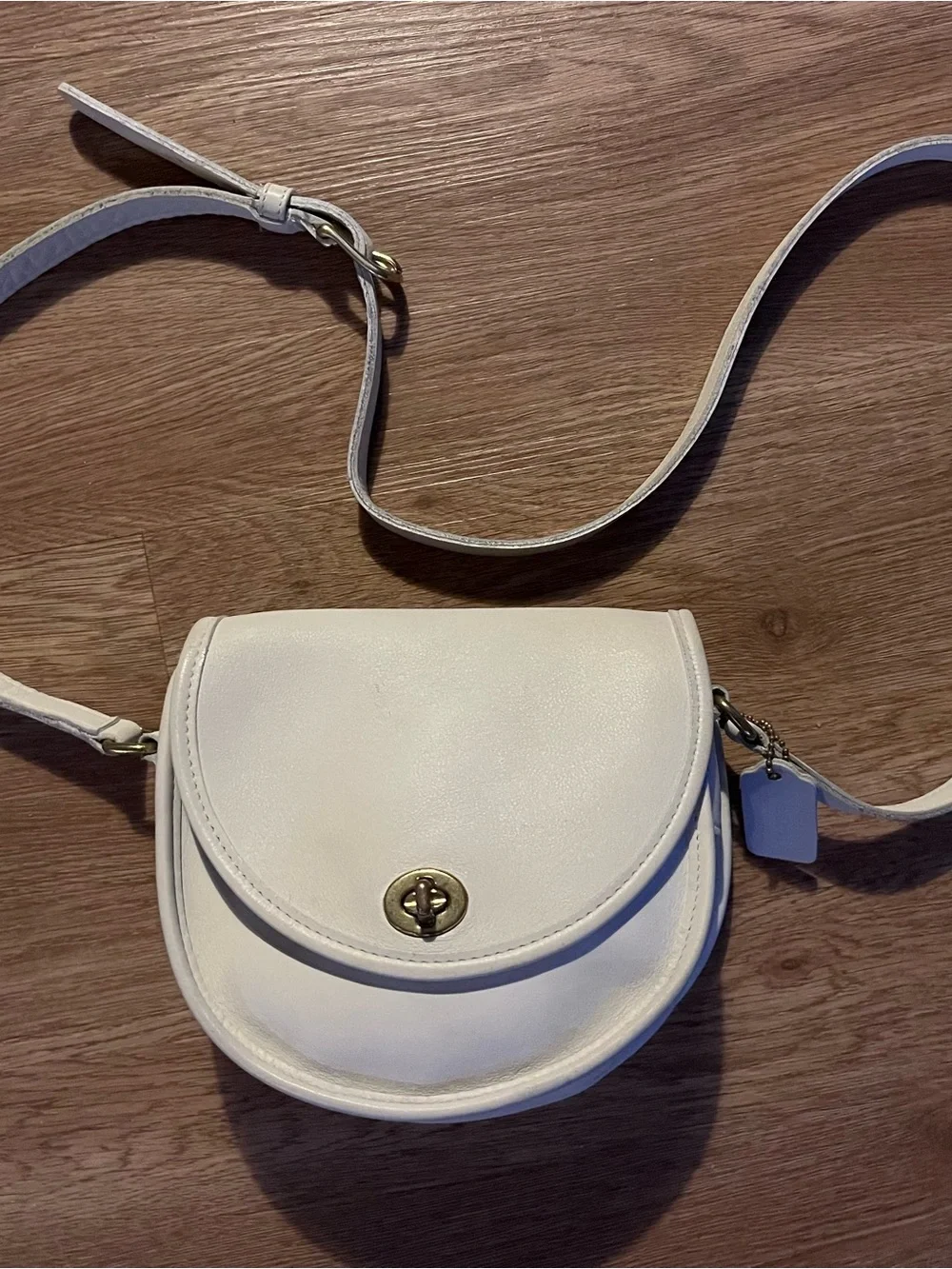 Vintage Coach Chalk White Leather Crossbody Saddle Bag with Turn-Lock - Picture 1 of 4
